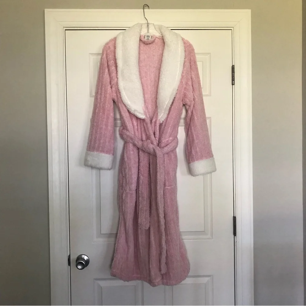Plush Robe - Picture 2 of 4